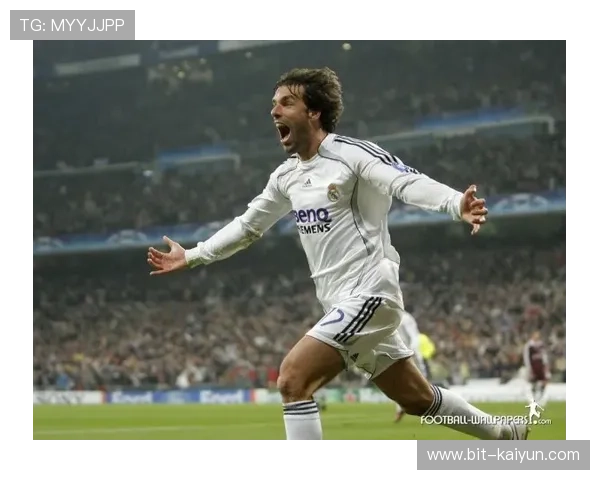 “吕迪格禁区内抱摔哈兰德送点，皇马中卫防守鲁莽”